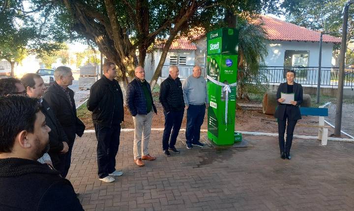 Sicredi inaugura estação pública de hidratação na Praça da Matriz em Rio Pardo
