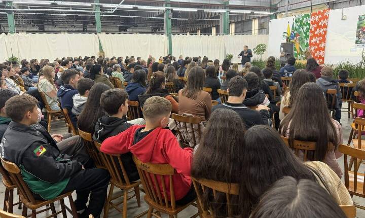 Verde é Vida celebra 35 anos com encontro que reúne 260 alunos e professores