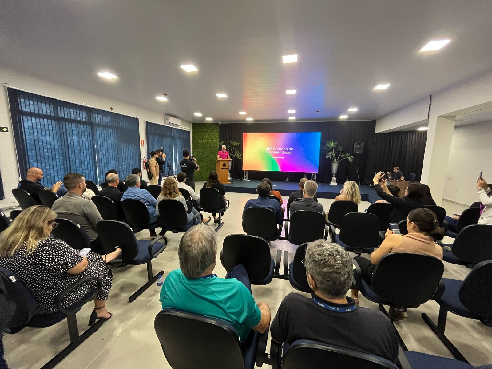 Focada em melhorar comunicação e vendas,  