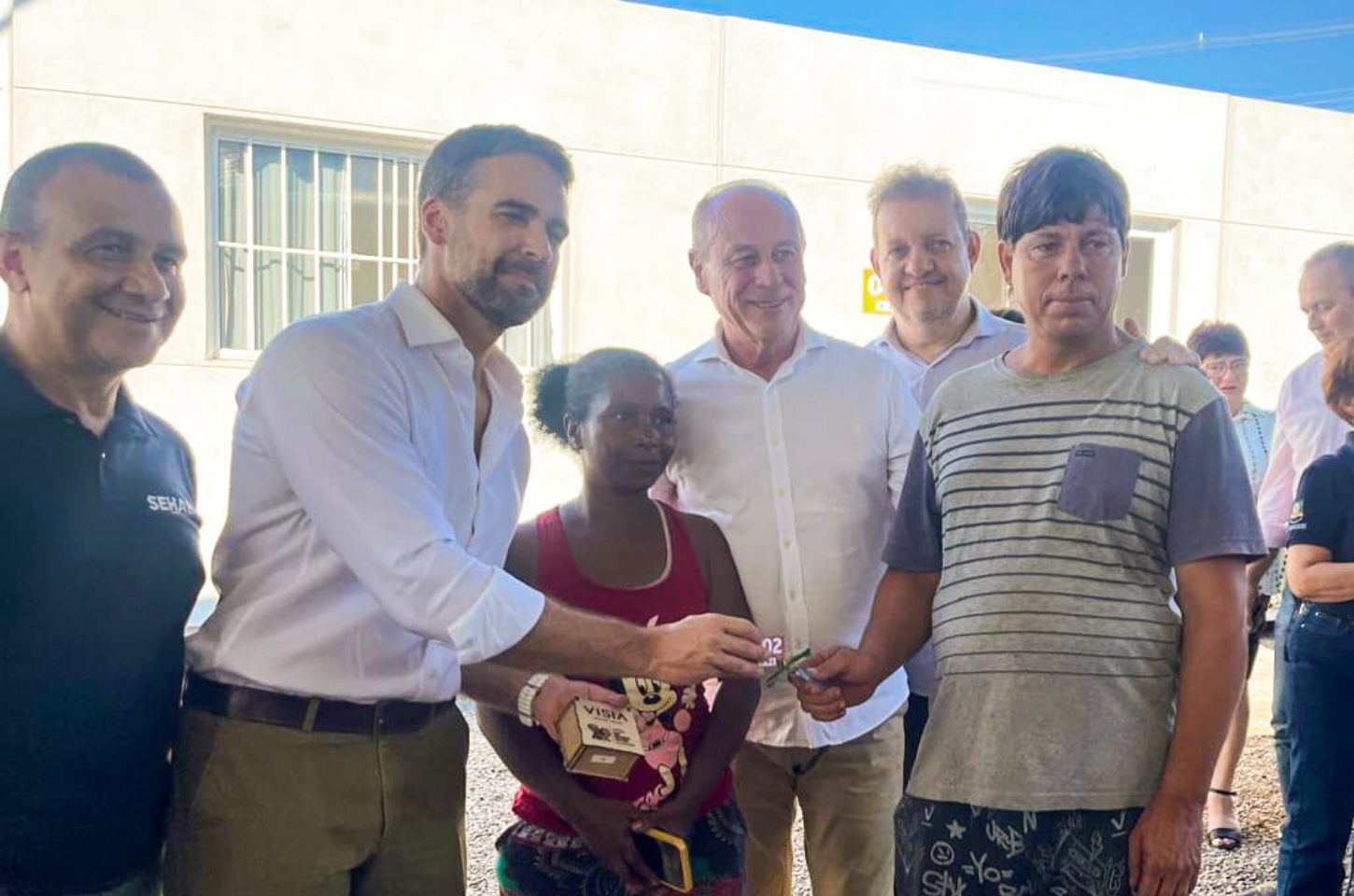 Governador participa de entrega de 20 casas em Rio Pardo.