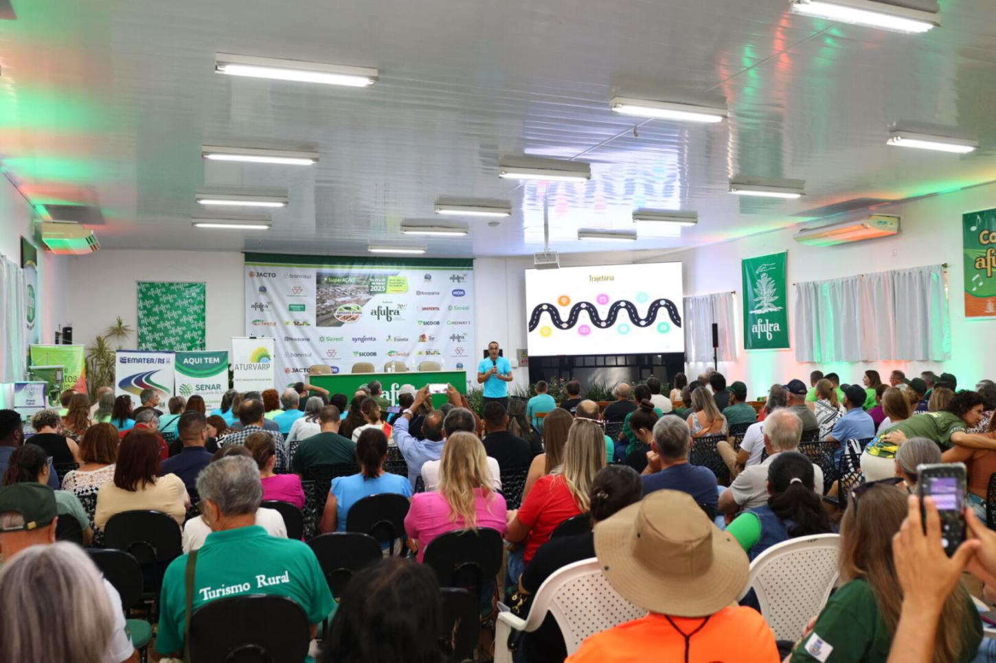 Seminário de turismo rural aborda associativismo e cooperação regional
