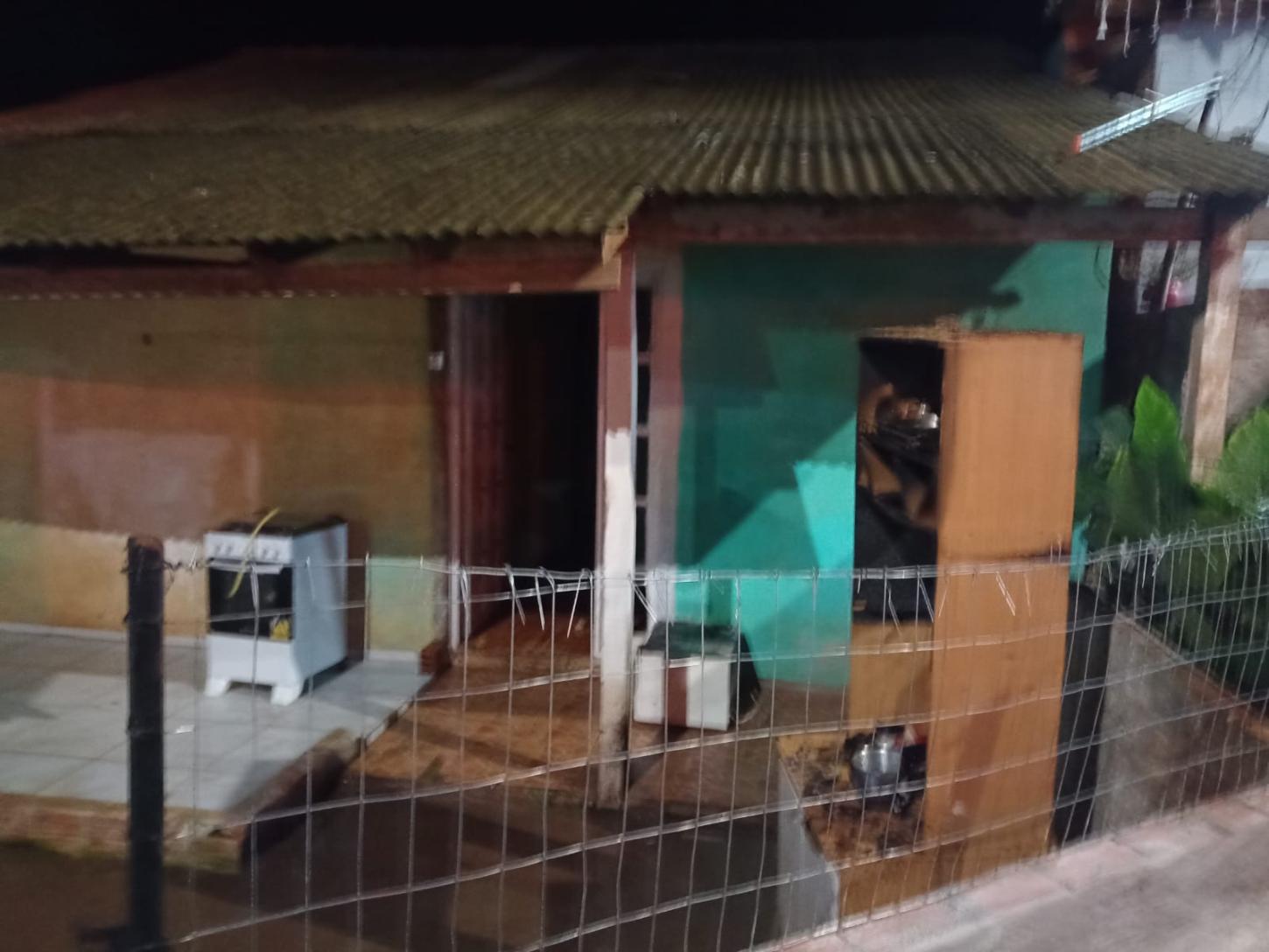Princípio de incêndio em residência na Praça da Ponte