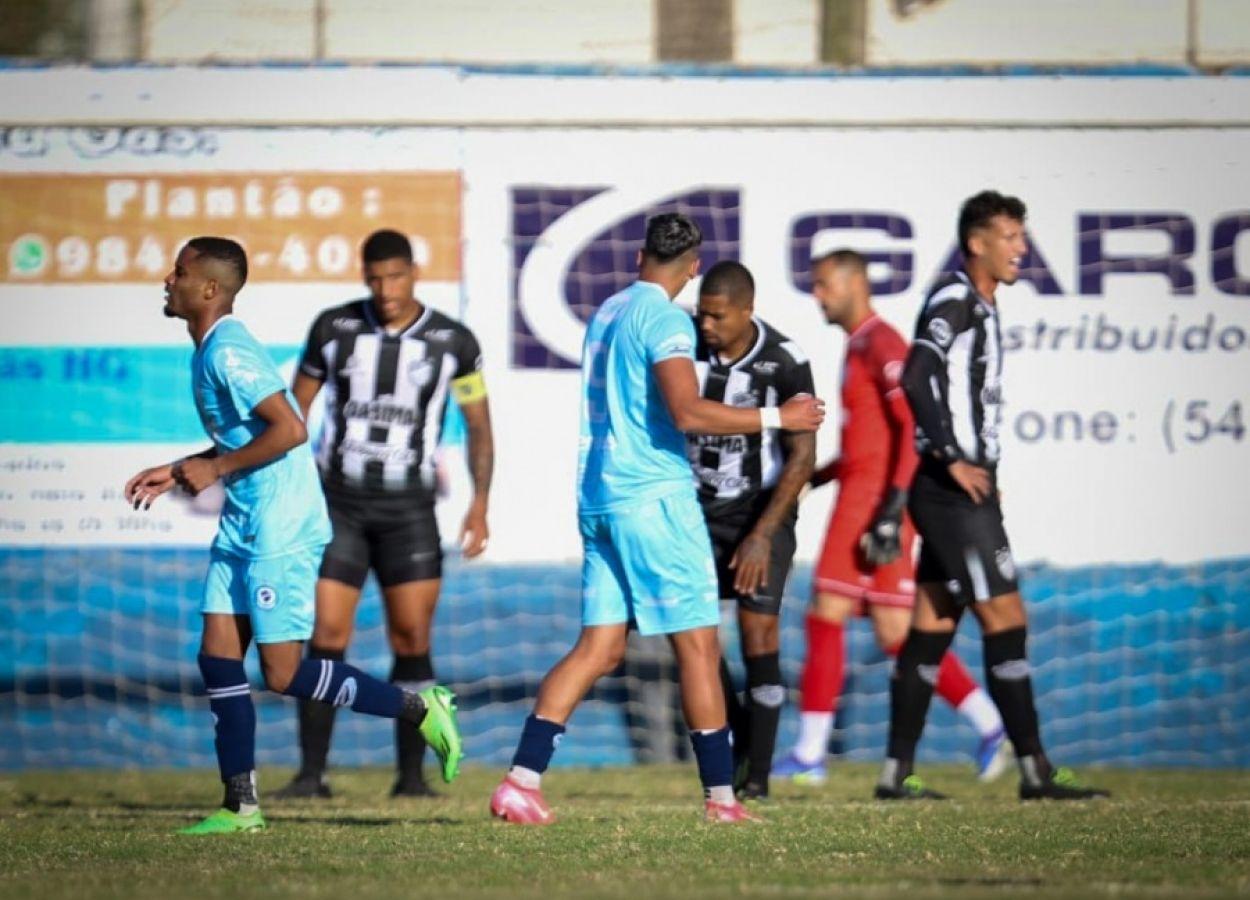 Santa Cruz inicia caminhada com empate fora de casa