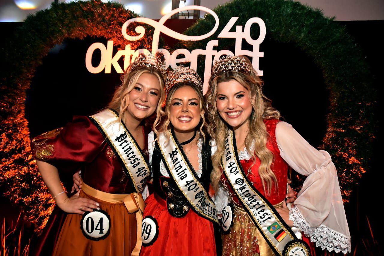Rafaela, Amanda e Sofia são escolhidas Soberanas da 40ª Oktoberfest