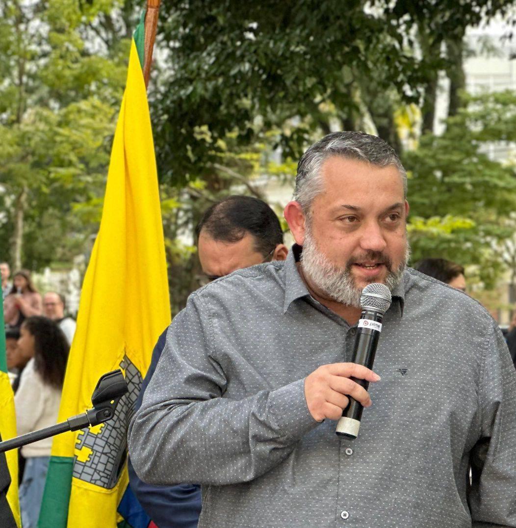 Vereador Fernando Blanco divulga vídeo após acidente