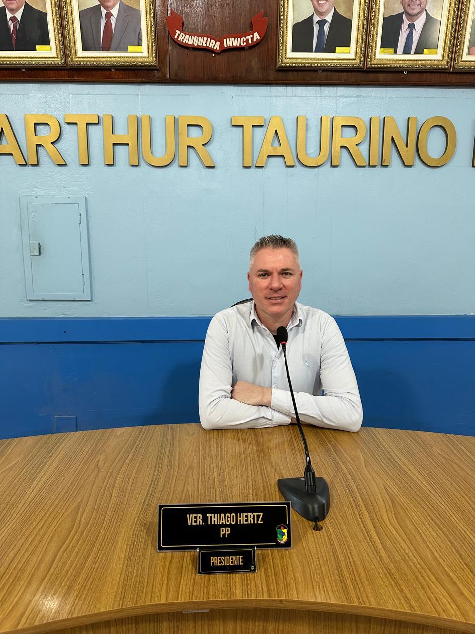 Thiago Hertz foi eleito presidente da Câmara