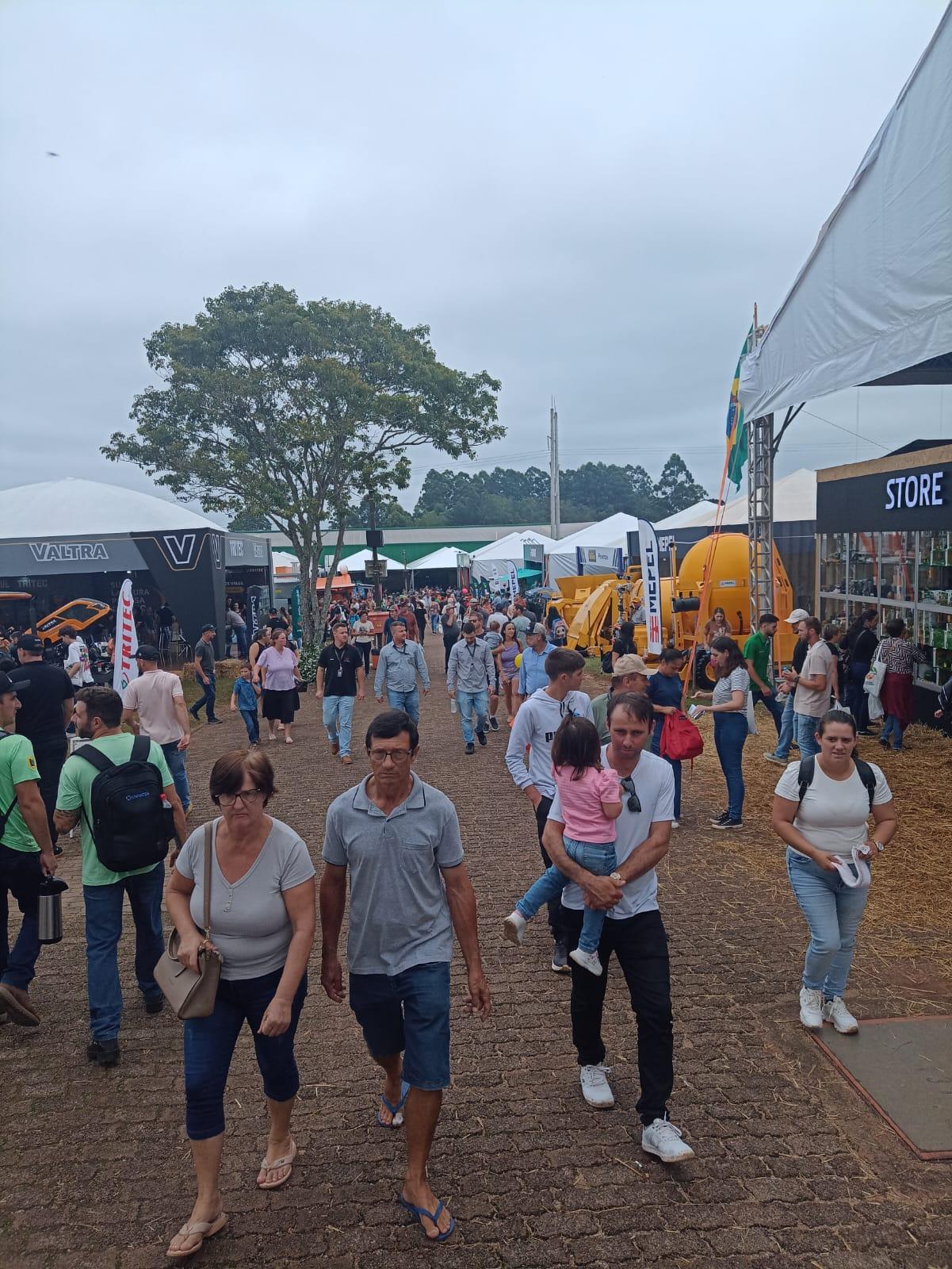 Último dia da feira tem volta do sol