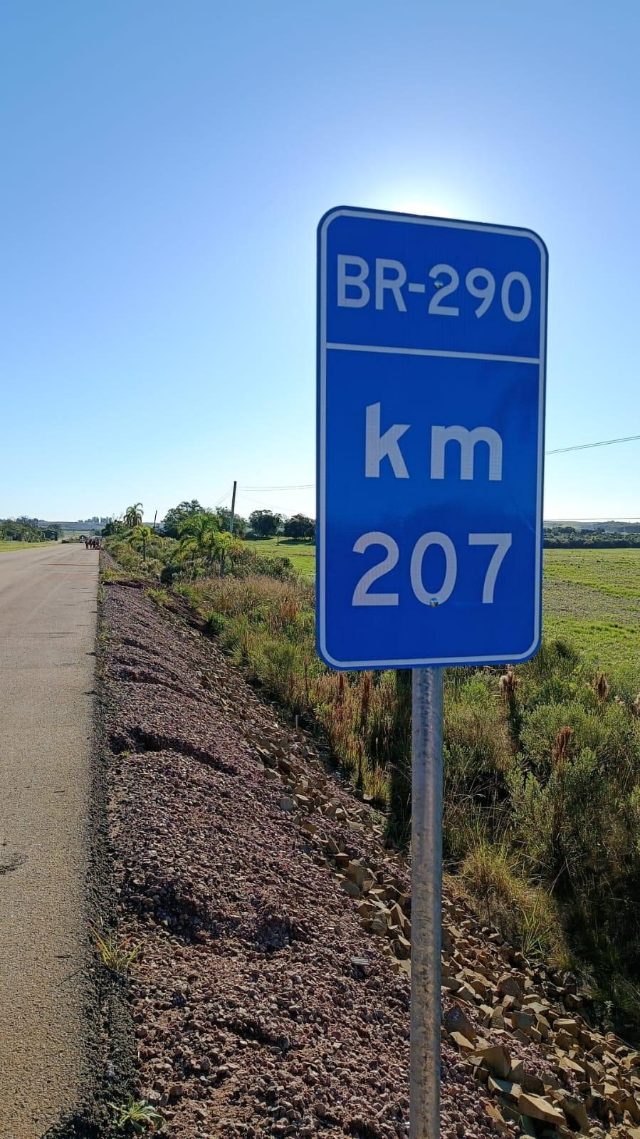 Ministro dos Transportes participa de entrega de obra na BR-290 em Pantano Grande