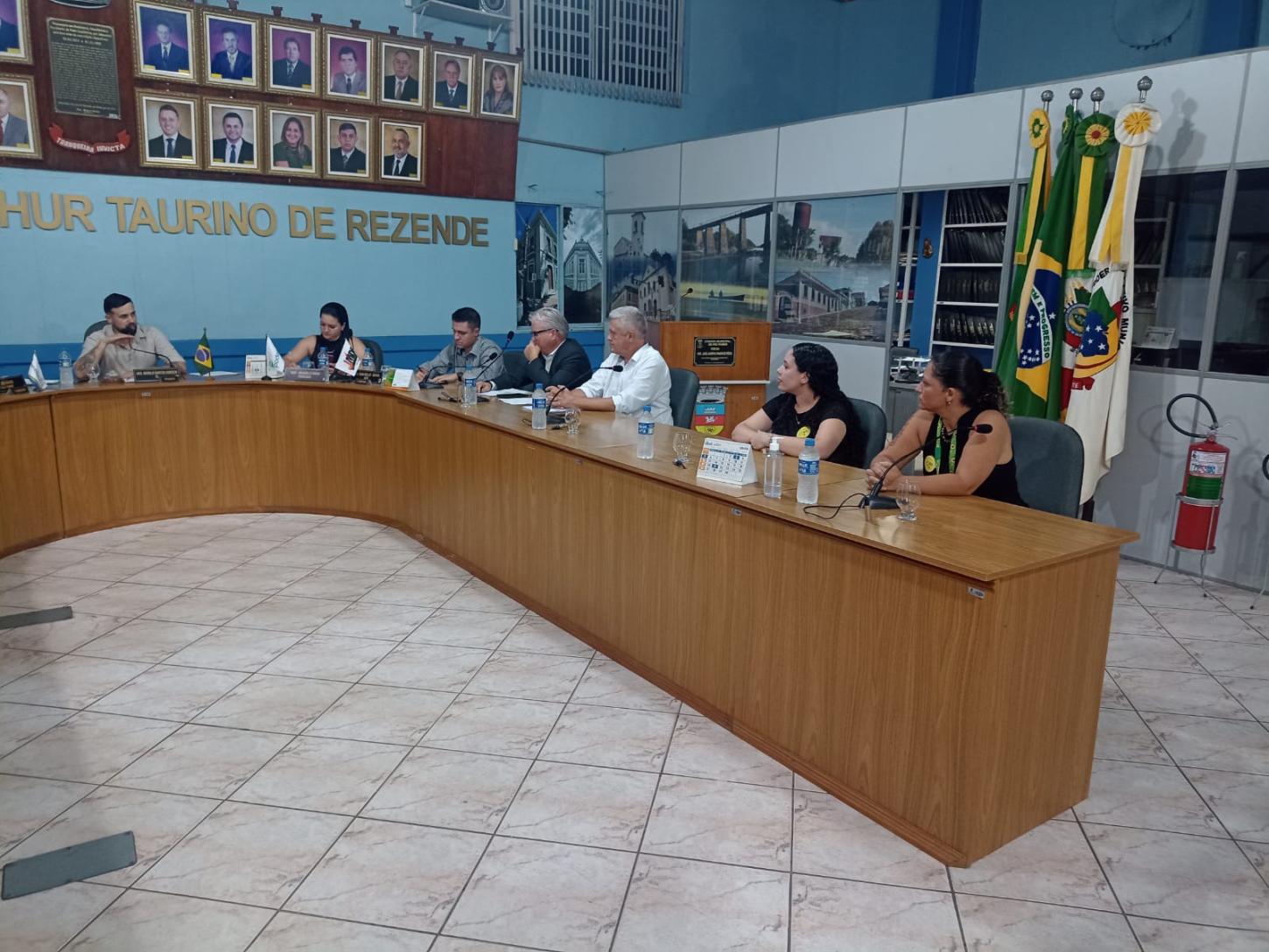 Monitoras e atendentes de EMEIs de Rio Pardo reivindicam enquadramento no magistério