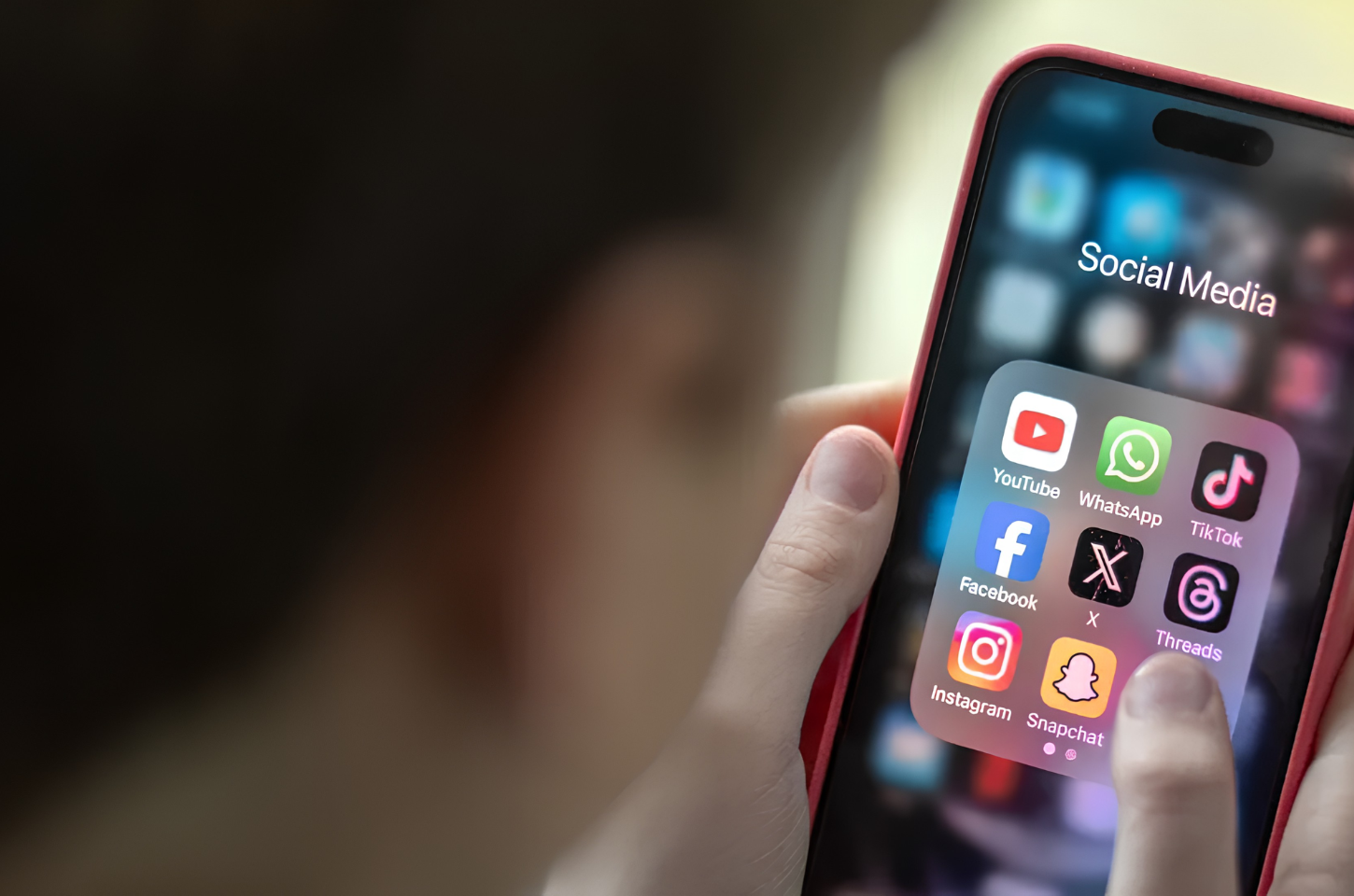 Reino Unido vai proibir redes sociais para menores de 16 anos