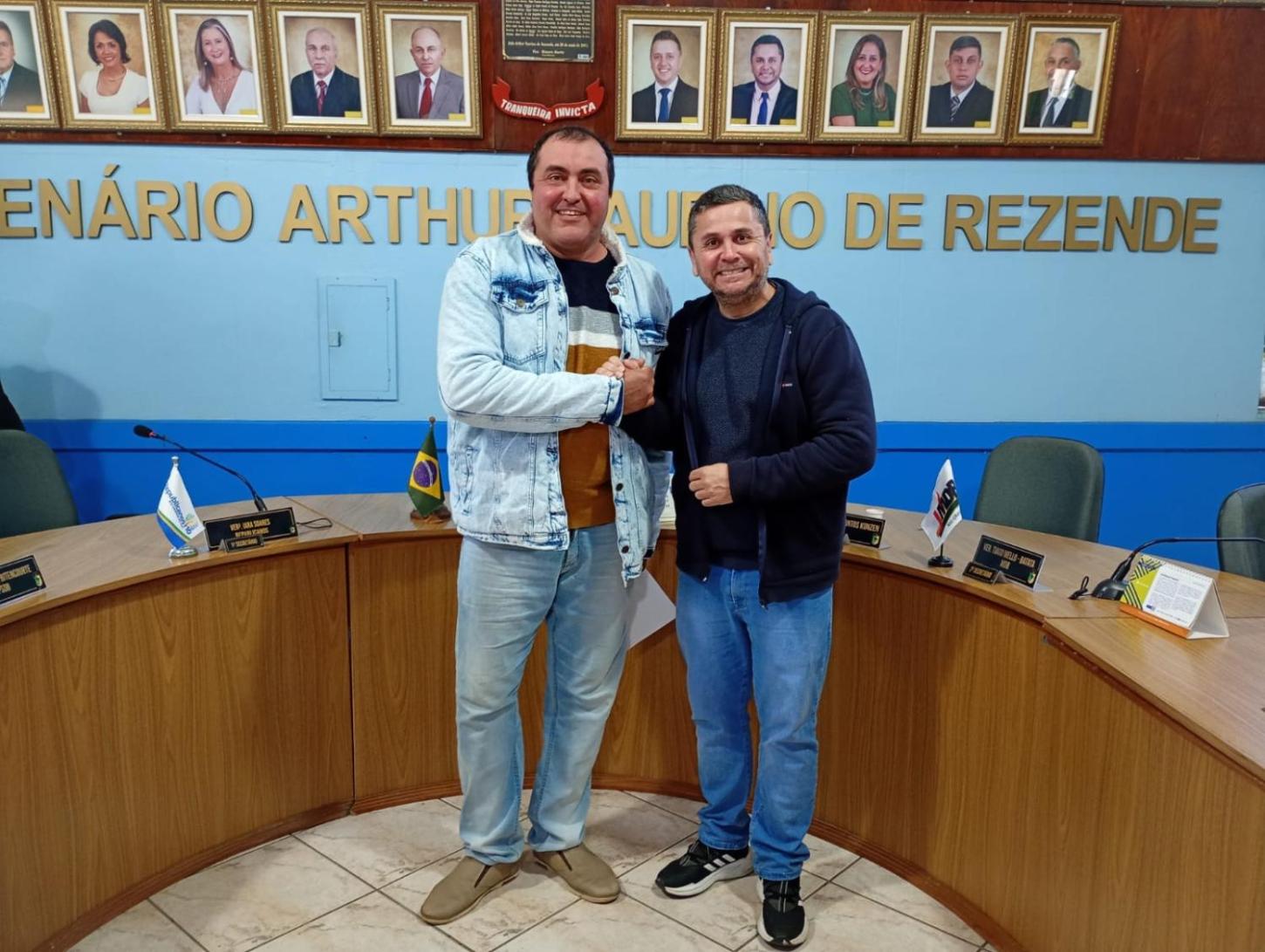 Josmar Machado toma posse como vereador