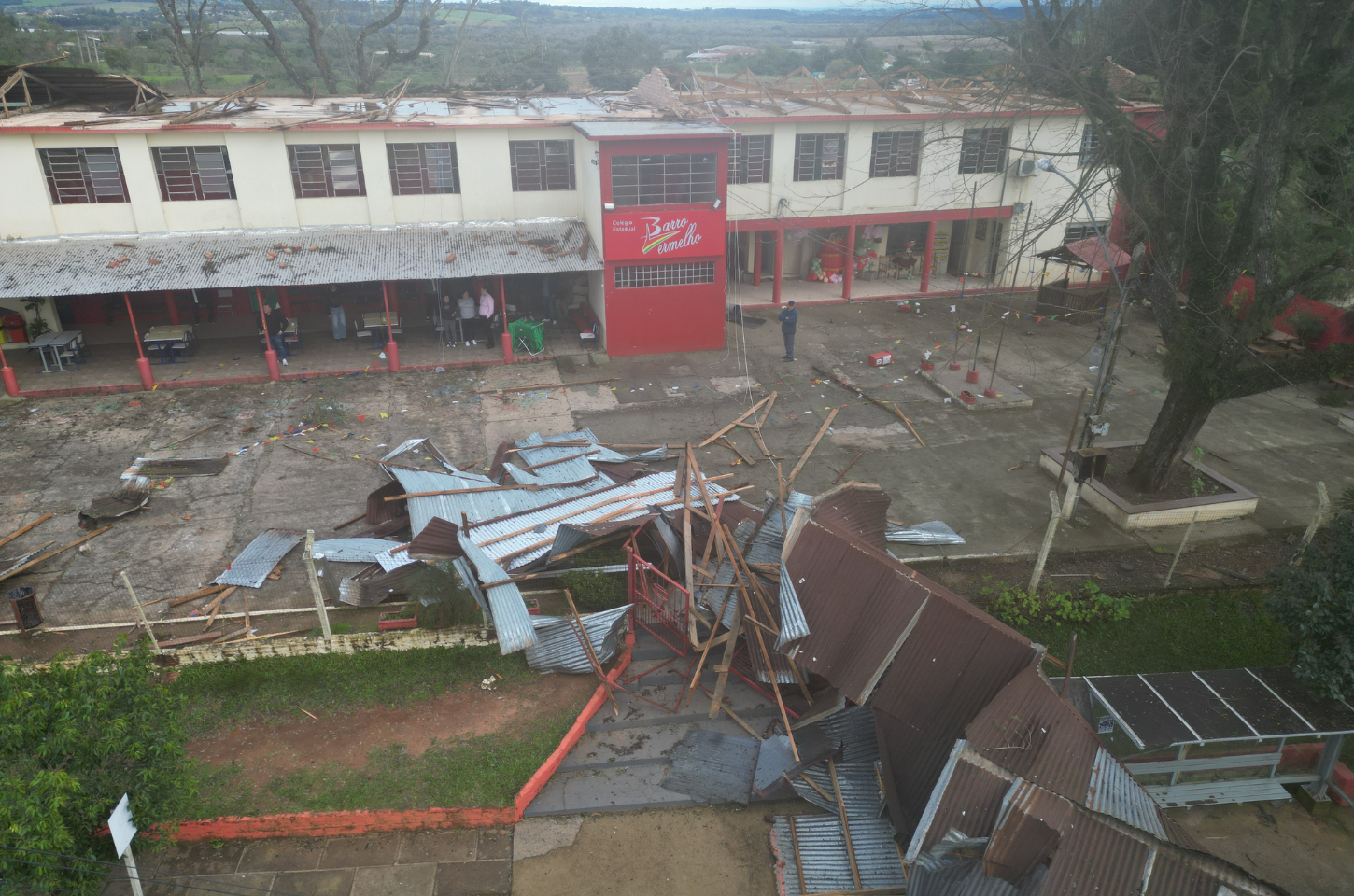 Colégio Barro Vermelho terá aulas remotas após danos causados pelo vendaval
