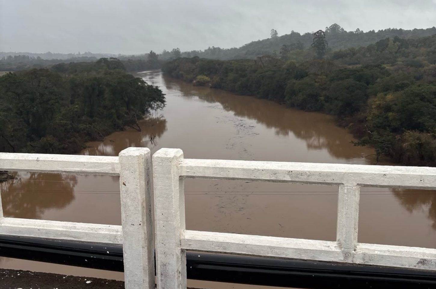 Rios seguem abaixo dos níveis de alerta e Rio Pardo encerra registro de desalojados