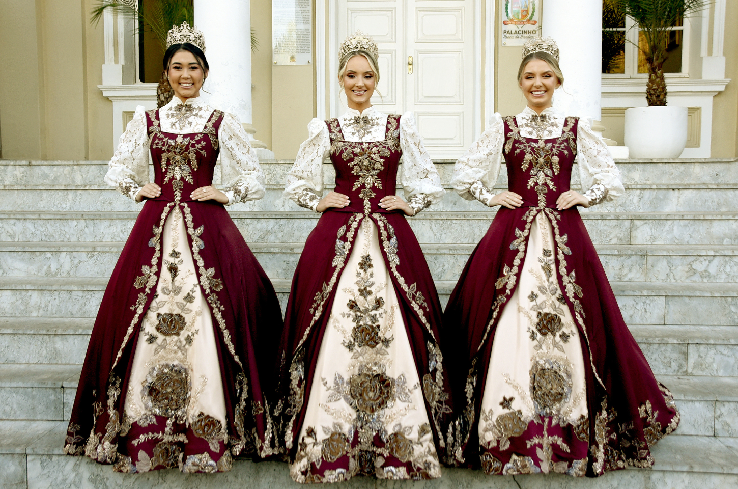 Soberanas da 41ª Oktoberfest apresentam trajes oficiais