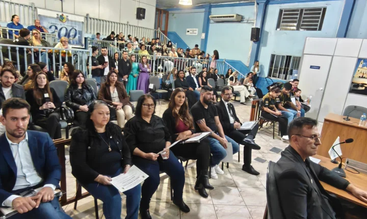 Câmara de Rio Pardo entrega oito Moções de Congratulação em Ato Solene