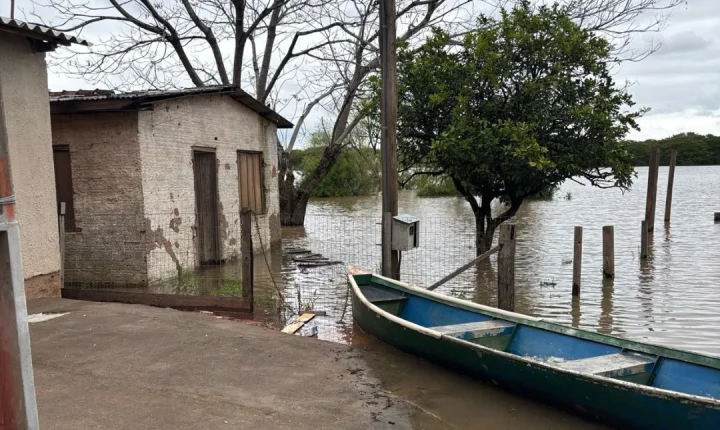 Cheias em Rio Pardo já é realidade e primeiras famílias deixam áreas de risco