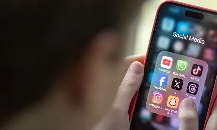 Reino Unido vai proibir redes sociais para menores de 16 anos
